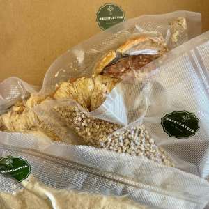 Komplekts. Sarkanais mušmiris cepurītēs, sarkanais mušmiris pulverī, griķu tēja